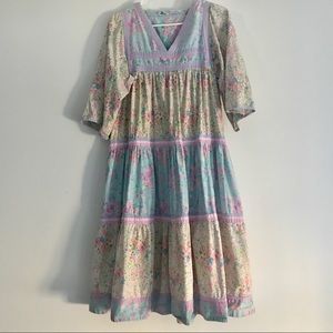Gorgeous vintage floral cotton dress